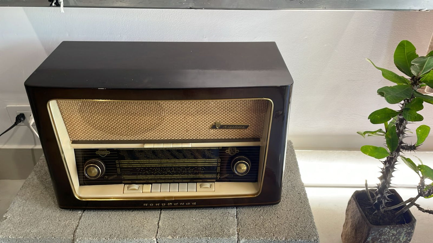 Vintage radio