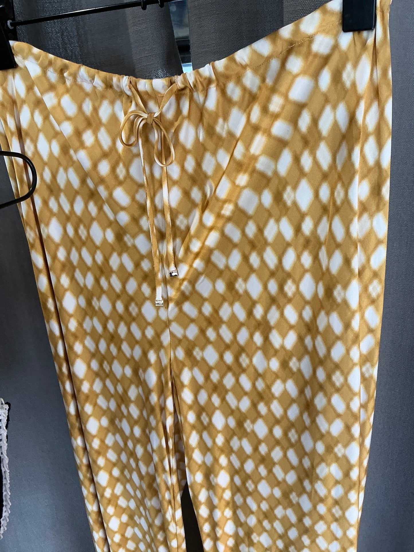 Gold check print