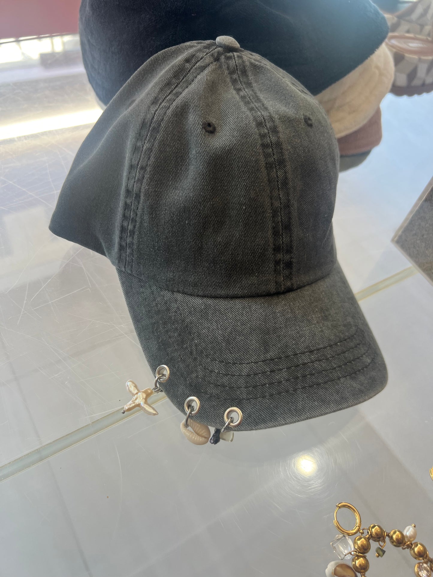 Shy shipwreck hat